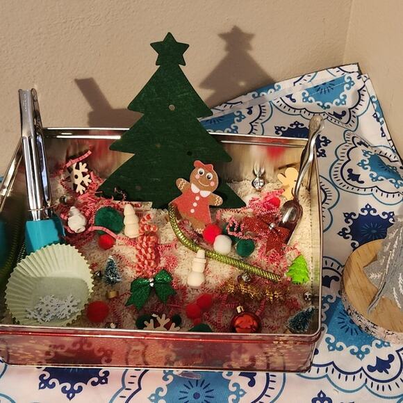 Christmas sensory bin handmade add ins Xmas tree gingerbread snowflake ornament - Picture 3 of 11